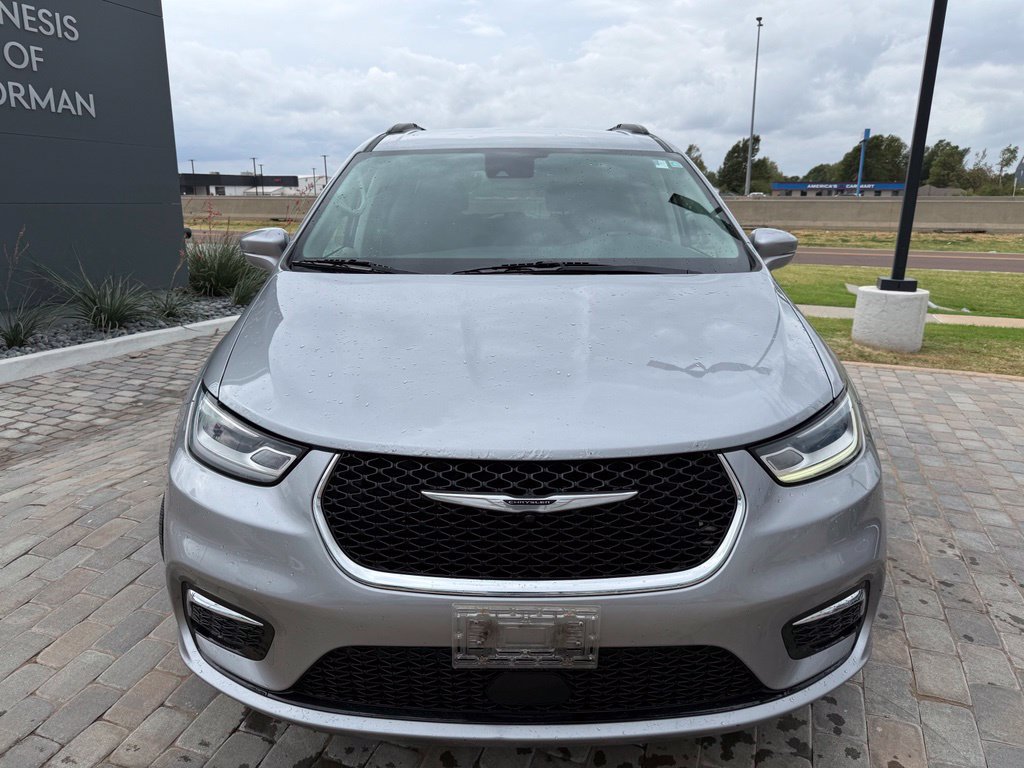 Used 2021 Chrysler Pacifica Touring FWD image 8