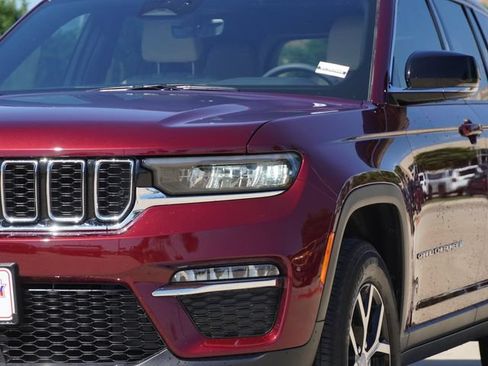 Certified 2025 Jeep Grand Cherokee Limited RWD image 4