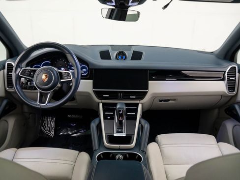 Used 2019 Porsche Cayenne image 10