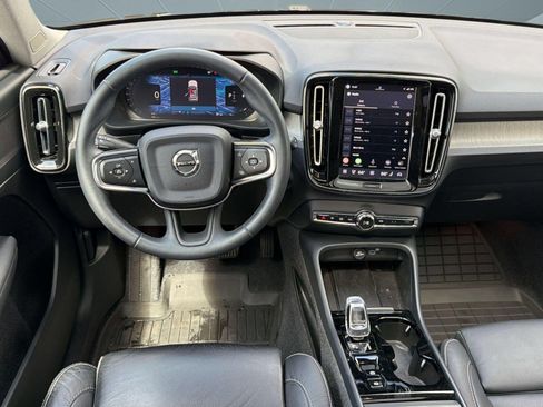 Certified 2023 Volvo XC40 B5 Plus w/ Protection Package Premier AWD/4WD image 27
