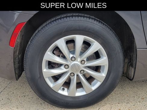 Used 2019 Chrysler Pacifica Touring-L FWD image 5