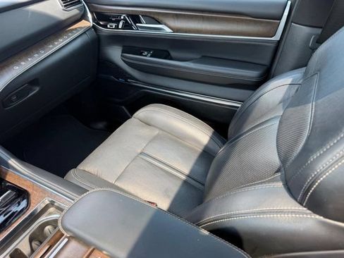 Used 2024 Jeep Grand Wagoneer L 4WD image 21