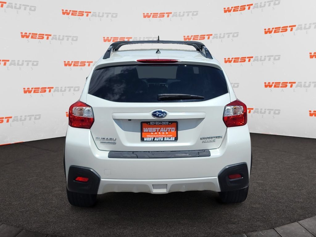 Used 2017 Subaru Crosstrek 2.0i Premium w/ Moonroof Package AWD/4WD image 4