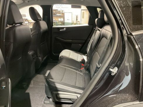 New 2026 Ford Escape SE image 16