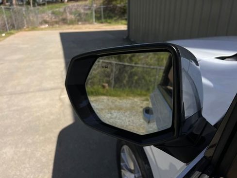 Used 2021 Chevrolet Tahoe Premier w/ Premium Package image 13