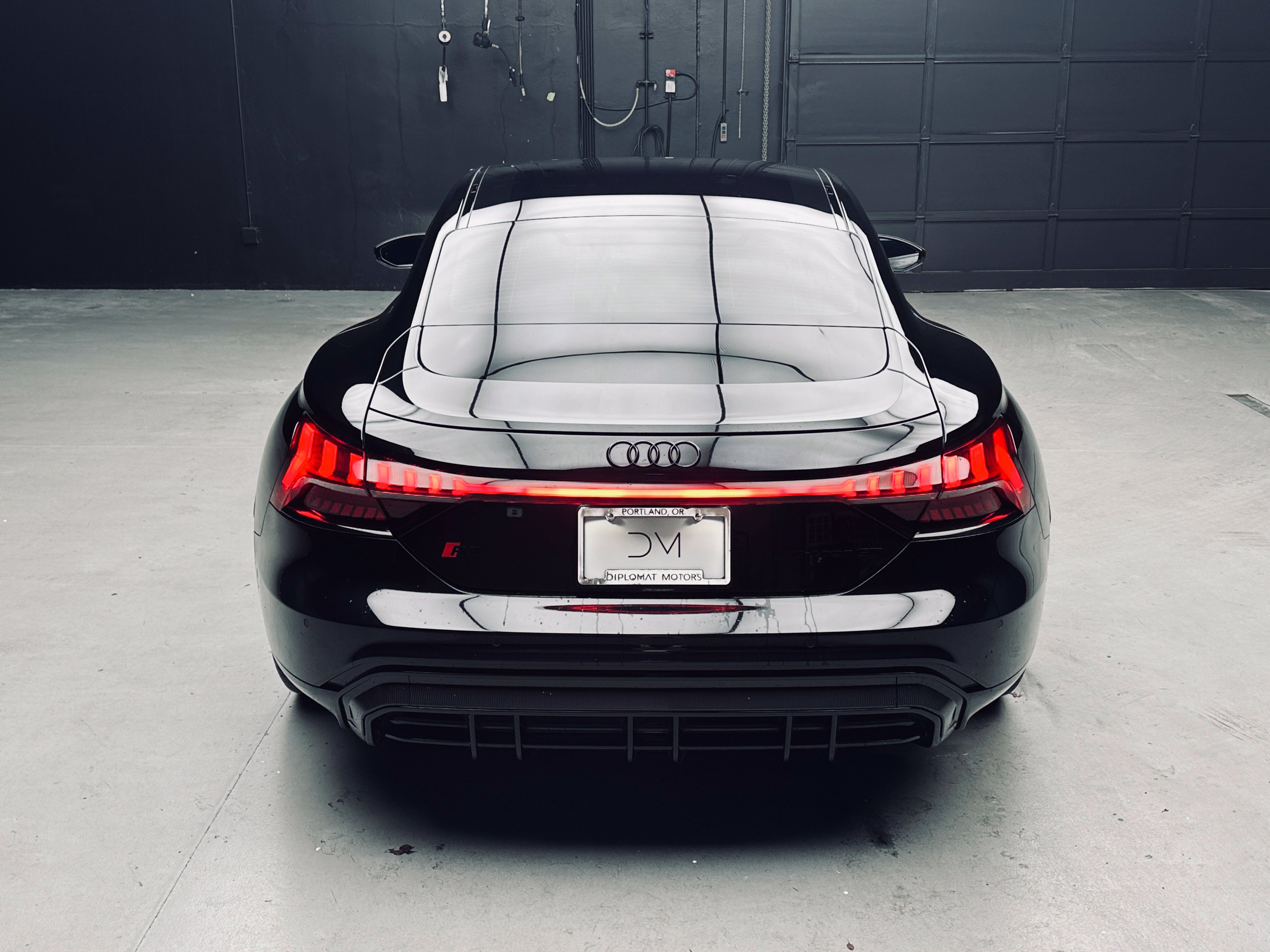 Used 2023 Audi RS e-tron GT w/ Carbon Performance Package AWD/4WD image 5