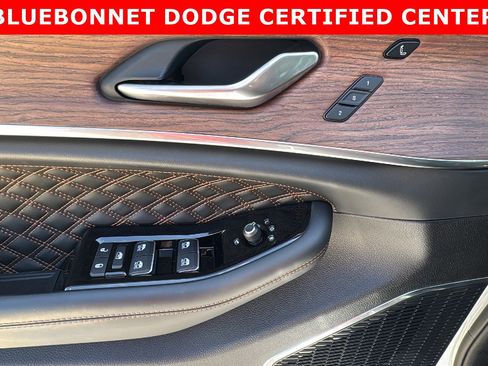 Used 2023 Jeep Grand Cherokee L Summit w/ High Altitude Package AWD/4WD image 13