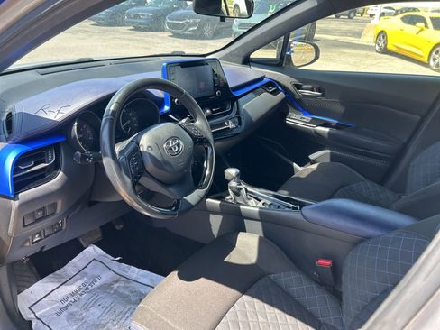 Used 2020 Toyota C-HR XLE FWD image 12