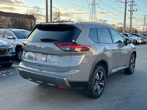 Used 2024 Nissan Rogue SL w/ SL Premium Package image 4
