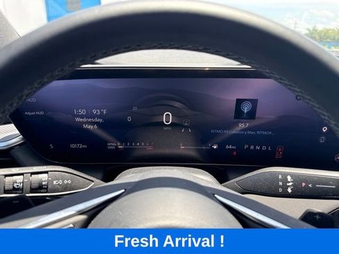 Used 2025 Buick Enclave Sport Touring w/ Power Package FWD image 6