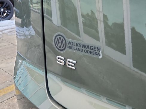 New 2026 Volkswagen Atlas Cross Sport SE image 10