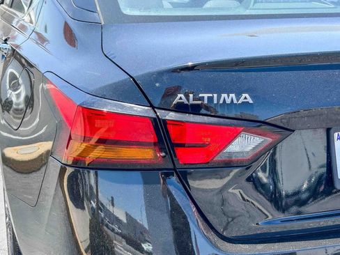Certified 2024 Nissan Altima 2.5 SV FWD image 10