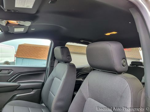 Used 2023 Chevrolet Colorado W/T image 9