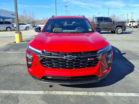 New 2026 Chevrolet Trax RS w/ Sunroof Package image 2