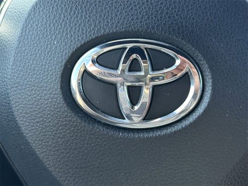 Used 2023 Toyota Corolla SE image 33