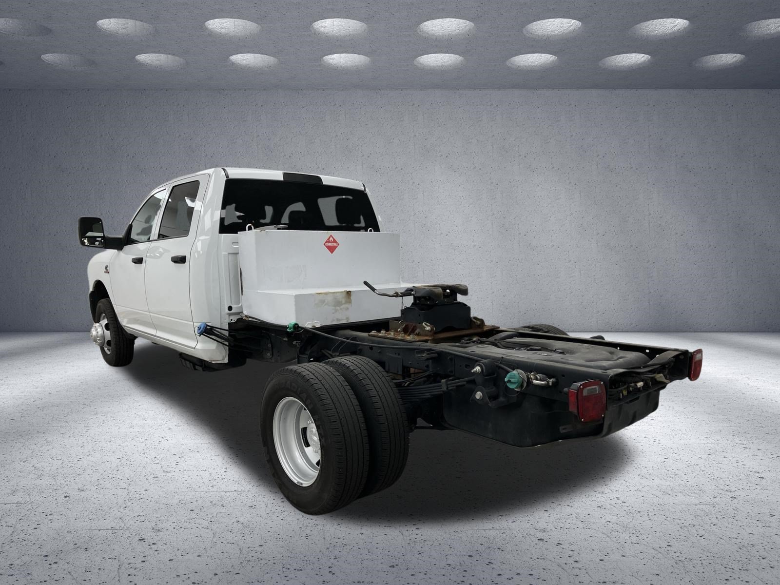 Used 2024 RAM 3500 Tradesman AWD/4WD image 3