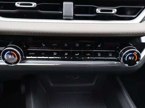 New 2026 Chevrolet Equinox LT image 13