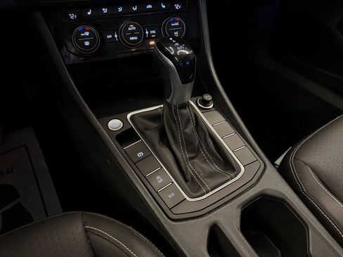 Used 2024 Volkswagen Jetta SE image 15