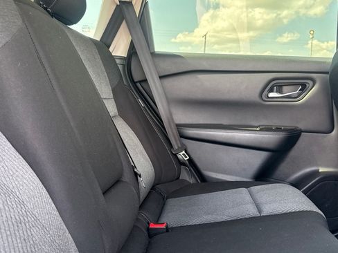 Certified 2025 Nissan Rogue SV FWD image 33