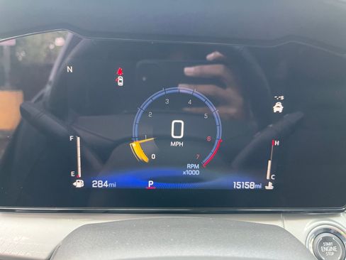 Used 2025 Chevrolet Trax LT w/ LT Convenience Package image 38