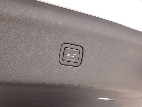 Used 2024 Buick Enclave Premium image 10