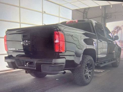 Used 2018 Chevrolet Colorado Z71 w/ Z71 Midnight Edition image 2