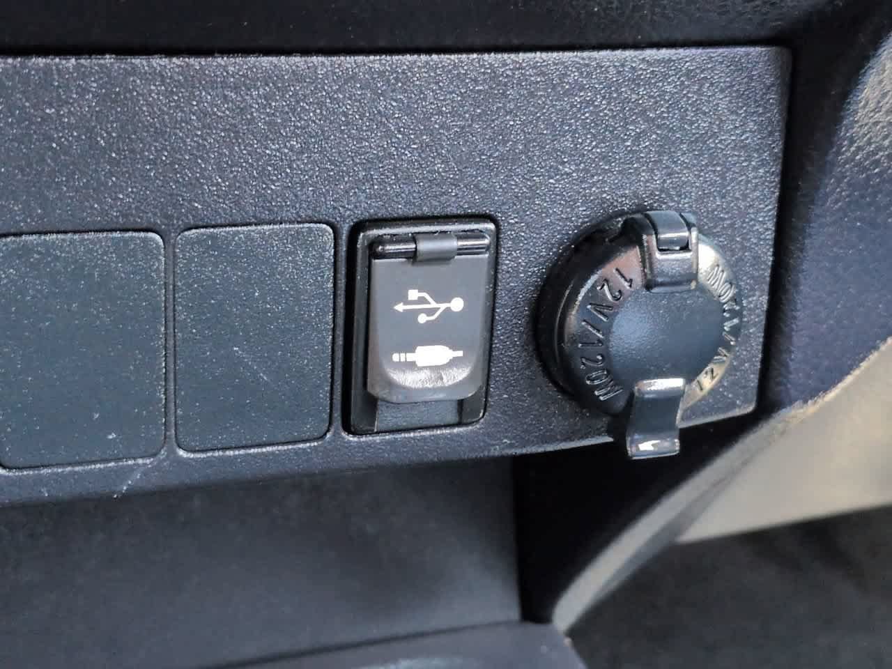 Used 2018 Toyota RAV4 XLE FWD image 21