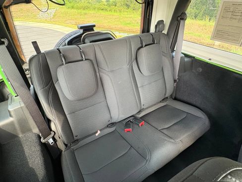 Used 2018 Jeep Wrangler Sport AWD/4WD image 30