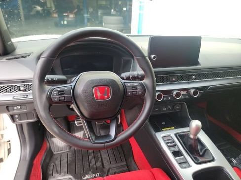 Used 2024 Honda Civic Type R image 13
