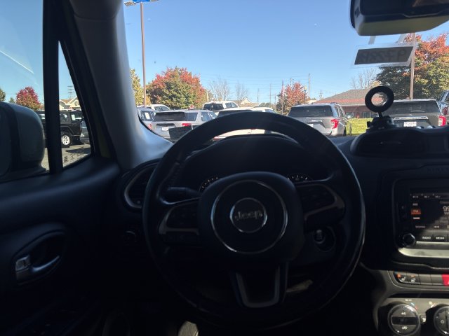 Used 2017 Jeep Renegade Limited FWD image 13