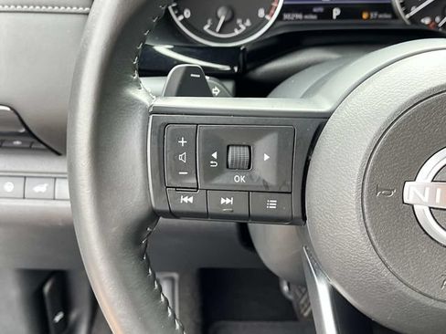 Used 2025 Nissan Pathfinder SV AWD/4WD image 30