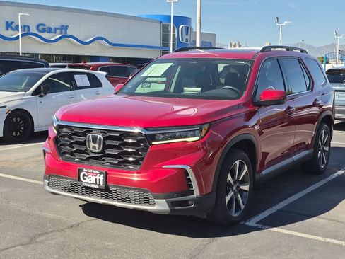 Used 2024 Honda Pilot Touring image 10