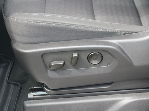 Used 2025 Chevrolet Silverado 1500 LT AWD/4WD image 19
