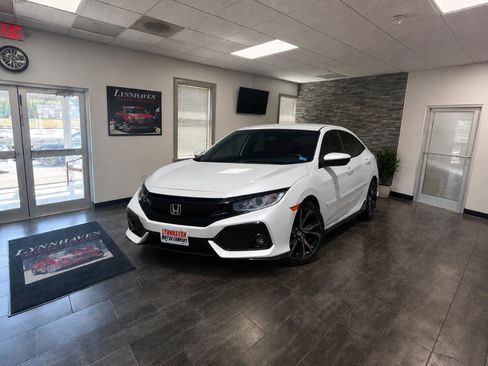 Used 2018 Honda Civic Sport image 3