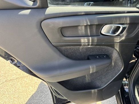 New 2025 Volvo XC40 B5 Core w/ Protection Package Premier image 21