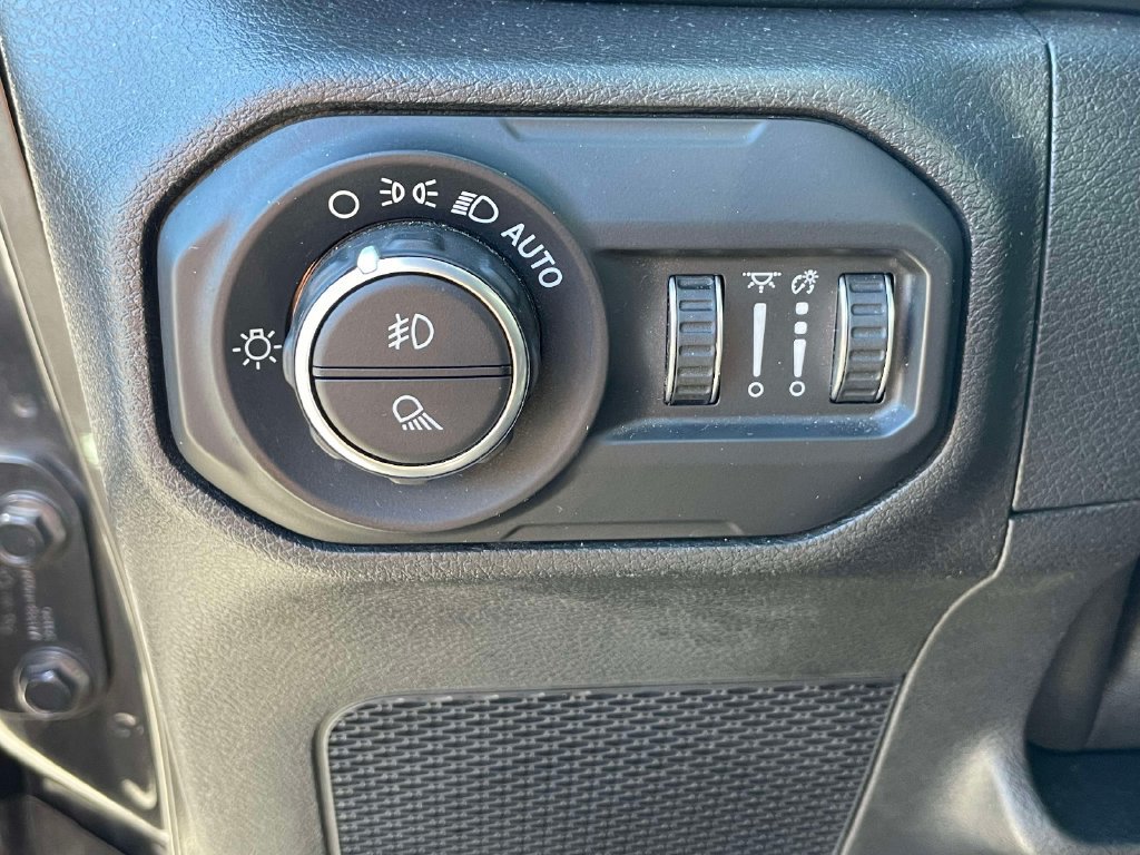 Used 2021 Jeep Gladiator Overland AWD/4WD image 22