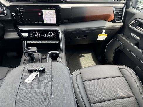 New 2026 GMC Sierra 1500 Denali AWD/4WD image 17