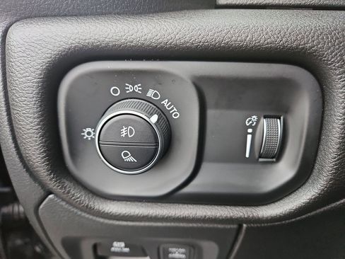 New 2026 RAM 1500 Express image 30