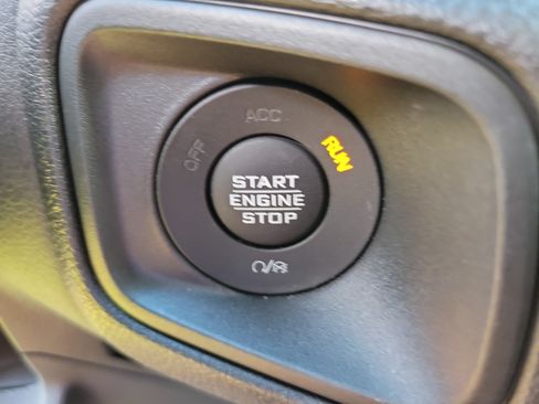 Used 2025 Jeep Gladiator Sport AWD/4WD image 20