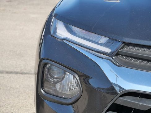 Used 2023 Chevrolet TrailBlazer LT w/ Convenience Package image 3