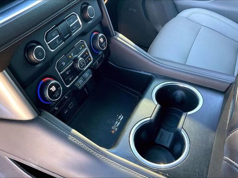 Used 2021 Chevrolet Tahoe Z71 w/ Z71 Off-Road Package image 15