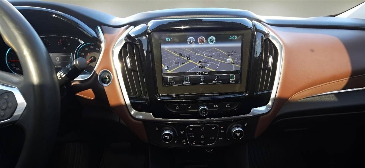 Used 2018 Chevrolet Traverse High Country AWD/4WD image 14