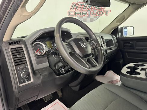 Used 2018 RAM 1500 Express AWD/4WD image 10