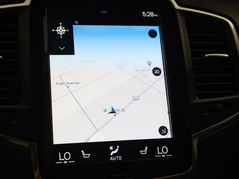 Used 2022 Volvo XC90 T6 Momentum w/ Climate Package image 9