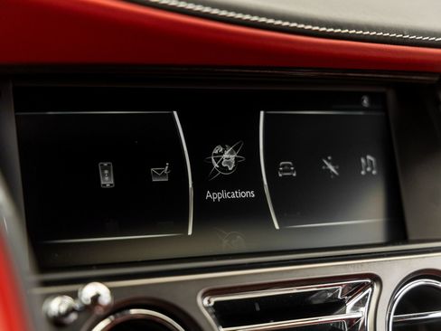 Used 2018 Rolls-Royce Wraith RWD image 34