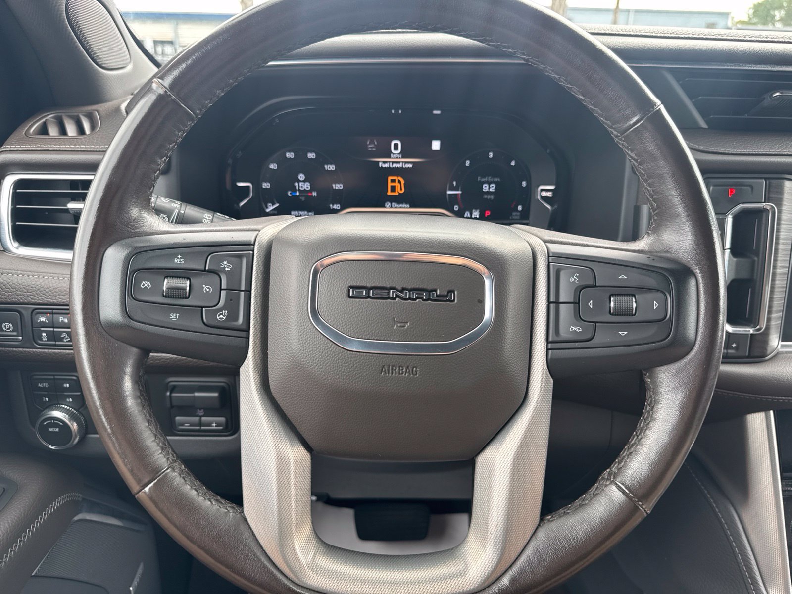 Used 2022 GMC Yukon XL Denali w/ Denali Premium Package AWD/4WD image 24