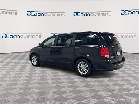 Used 2019 Dodge Grand Caravan SXT image 6