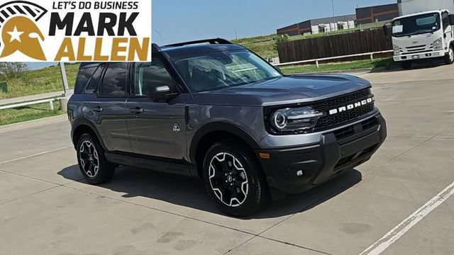 Used 2025 Ford Bronco Sport Outer Banks w/ Outer Banks Tech Package+ AWD/4WD image 2