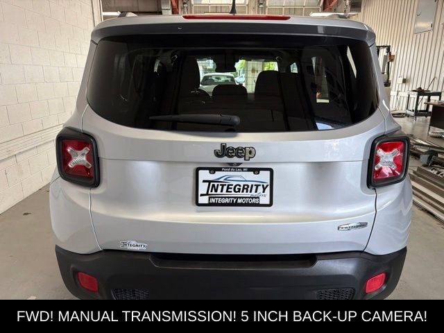 Used 2016 Jeep Renegade Latitude FWD image 6