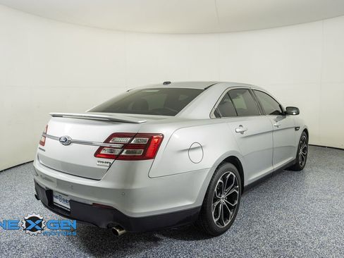 Used 2019 Ford Taurus SHO image 7